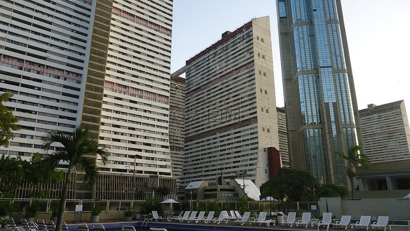 定制旅游的价格通常由以下几部分构成：